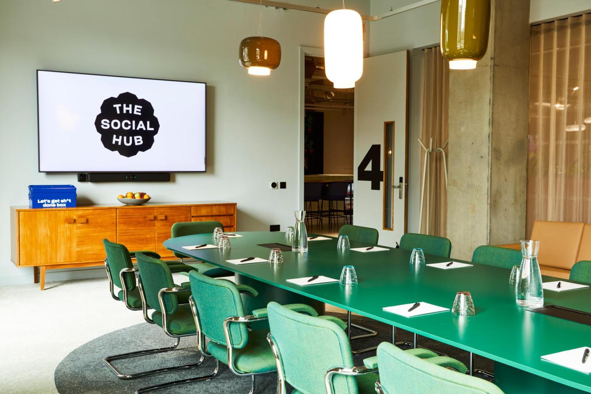 Hotel The Social Hub 4*